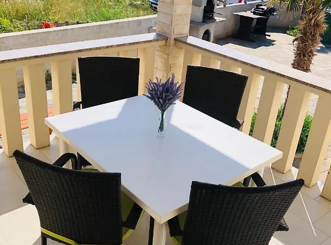 Lavanda Centar * Vir